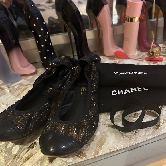 Super Rare - Chanel Cap Toe Ballet/Ballerina Flats w/new Chanel Shoe Bands!!!! - Picture 12 of 16